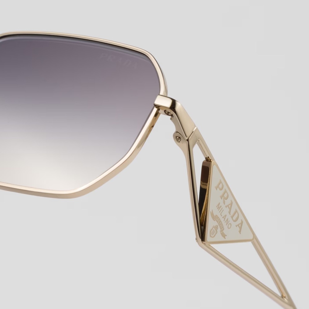 PRADA Gradient Iris Lenses Sunglasses
With Triangle Logo - Picture 6 of 10